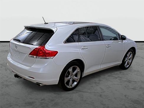 Used 2011 Toyota Venza image 4