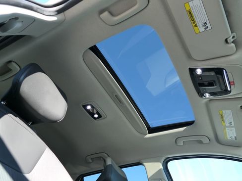 Used 2023 Kia Niro EX Touring image 28