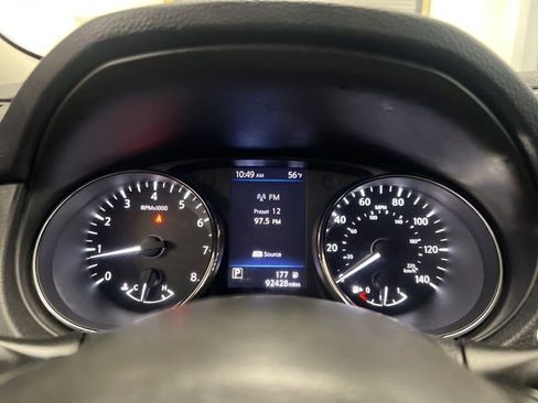 Used 2018 Nissan Rogue SV AWD/4WD image 25