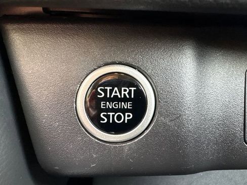 Used 2023 Nissan Rogue S AWD/4WD image 28