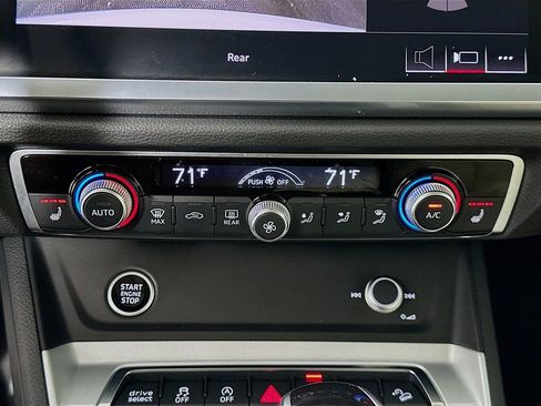 Used 2021 Audi Q3 2.0T Premium Plus w/ Premium Plus Package image 16