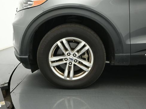 Used 2021 Ford Explorer XLT w/ Equipment Group 202A AWD/4WD image 4