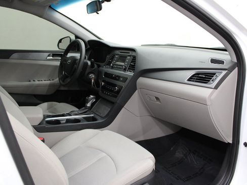 Used 2017 Hyundai Sonata SE FWD image 10