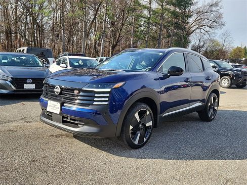 New 2026 Nissan Kicks SR image 2