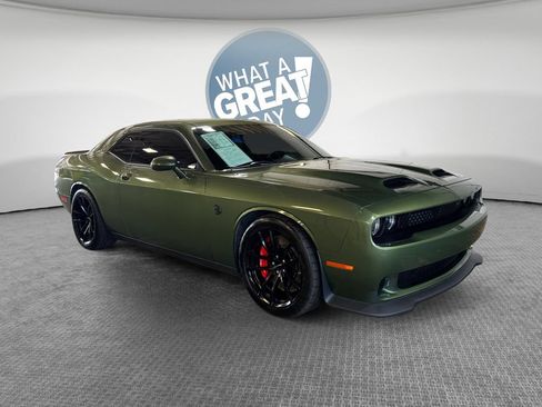 Used 2023 Dodge Challenger SRT Hellcat RWD image 1