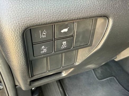 Used 2017 Honda CR-V Touring image 16