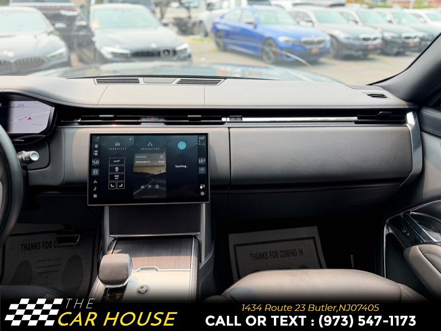 Used 2025 Land Rover Range Rover SE AWD/4WD image 30