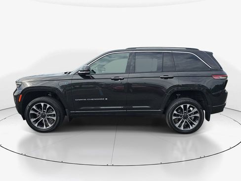Used 2023 Jeep Grand Cherokee Overland w/ Luxury Tech Group IV AWD/4WD image 10