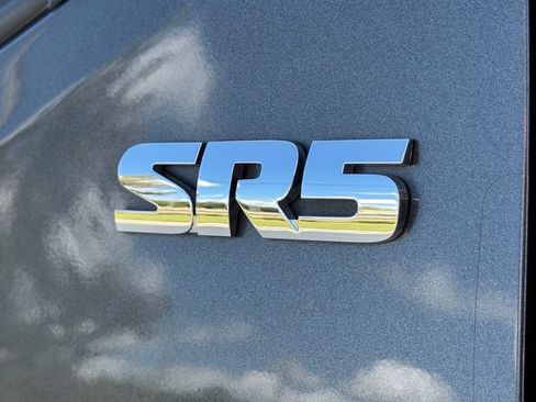 Used 2021 Toyota Tacoma SR5 RWD image 13