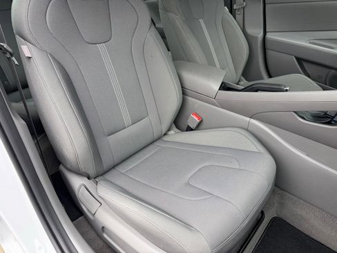 Certified 2025 Hyundai Elantra SE w/ Cargo Package image 24