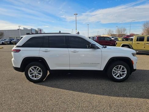 Used 2025 Jeep Grand Cherokee Laredo X w/ Luxury Tech Group I image 6