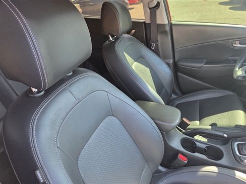 Used 2020 Hyundai Kona Limited FWD image 8