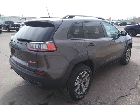 Used 2020 Jeep Cherokee Trailhawk w/ Cold Weather Group AWD/4WD image 5