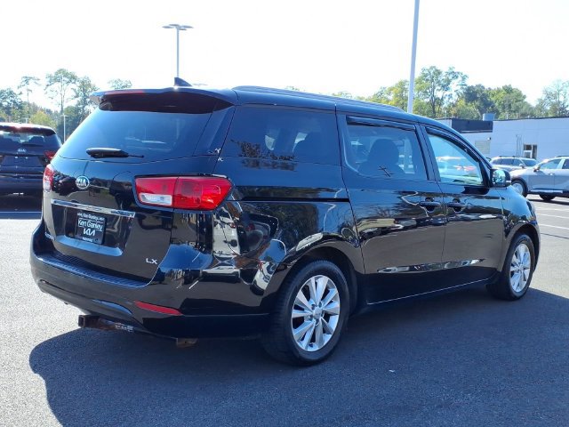 Used 2017 Kia Sedona LX w/ LX Essentials Premium Package FWD image 6