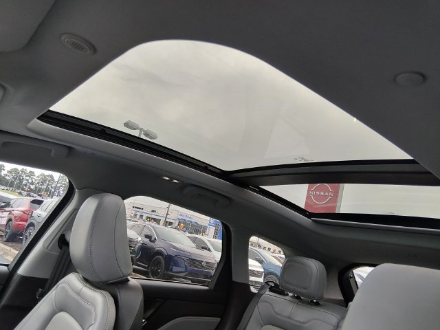 Used 2022 Lincoln Corsair FWD w/ Premium Package image 13