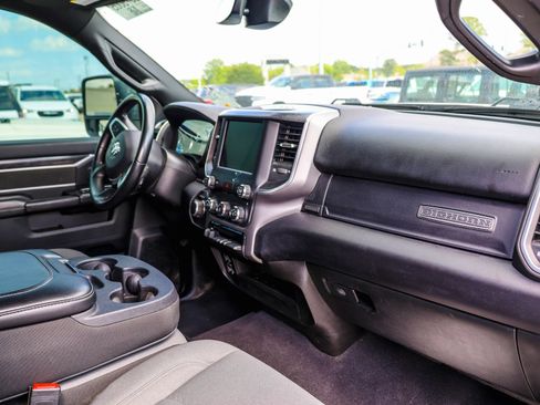 Used 2024 RAM 2500 Big Horn AWD/4WD image 3