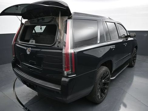 Used 2015 Cadillac Escalade Luxury AWD/4WD image 9