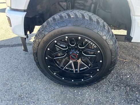 Used 2024 Ford F350 XLT image 7