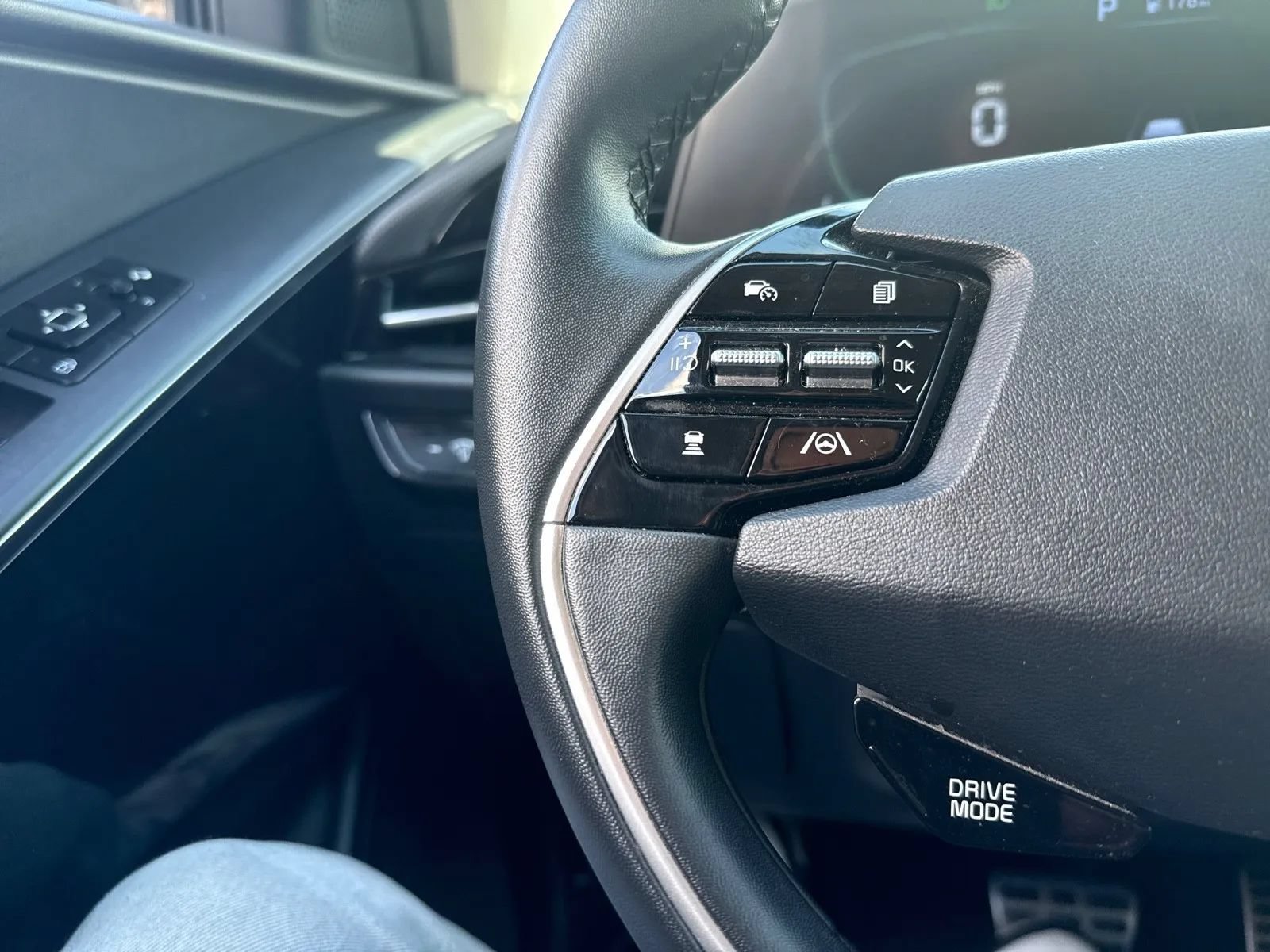 Used 2023 Kia Niro EX Touring FWD image 19