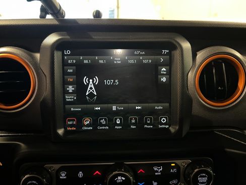 Used 2023 Jeep Gladiator Mojave w/ LED Lighting Group image 17