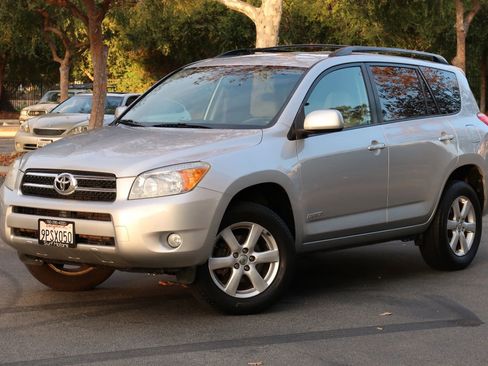 Used 2008 Toyota RAV4 Limited image 2