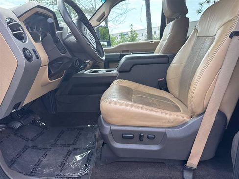 Used 2011 Ford F250 Lariat w/ Lariat Interior Pkg AWD/4WD image 13