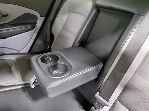 Certified 2024 GMC Terrain SLT image 39