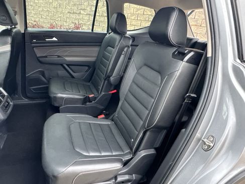 Used 2022 Volkswagen Atlas SEL Premium image 12