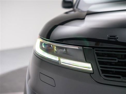 New 2026 Land Rover Range Rover Sport SE image 9