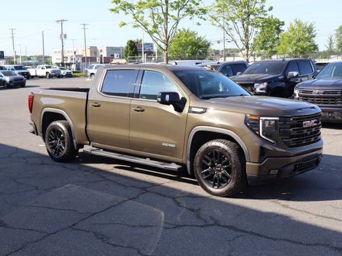 Used 2023 GMC Sierra 1500 Elevation w/ Elevation Premium Package AWD/4WD image 2