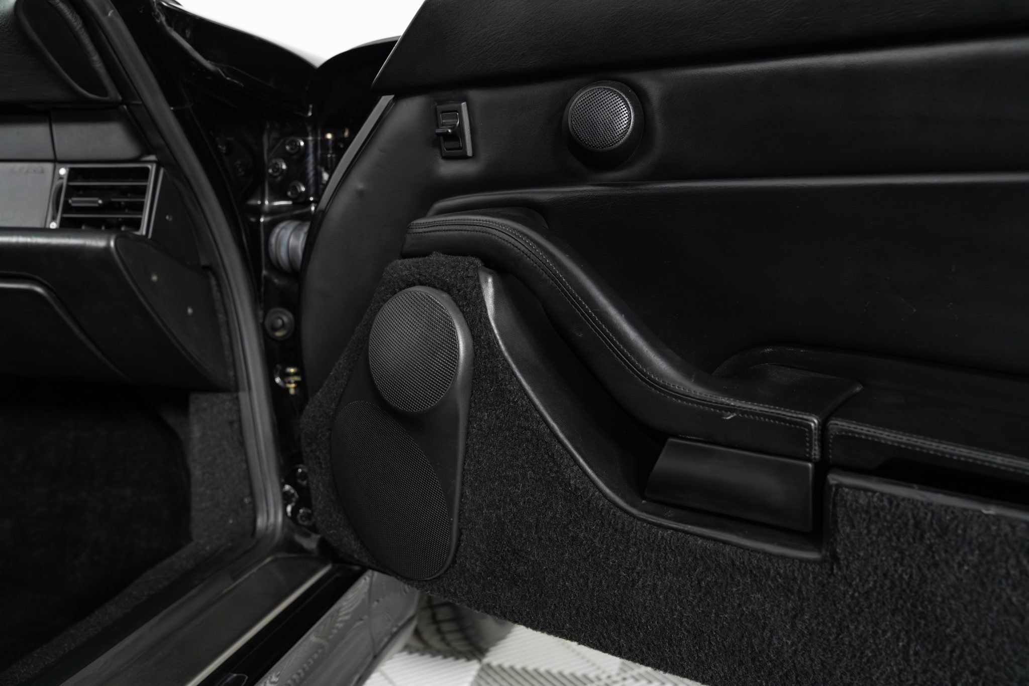 Used 1996 Porsche 911 Turbo RWD image 31