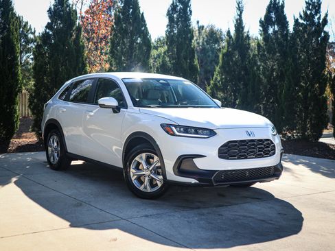 Certified 2023 Honda HR-V LX image 2