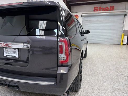 Used 2018 GMC Yukon Denali image 40