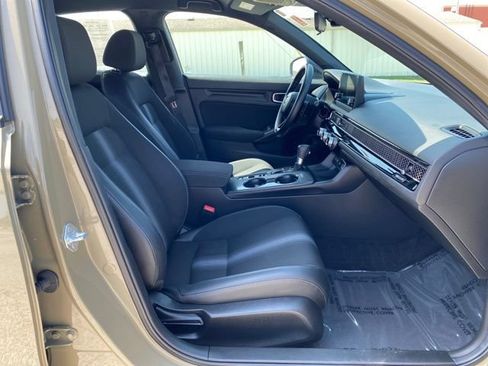 Used 2025 Honda Civic Sport image 13
