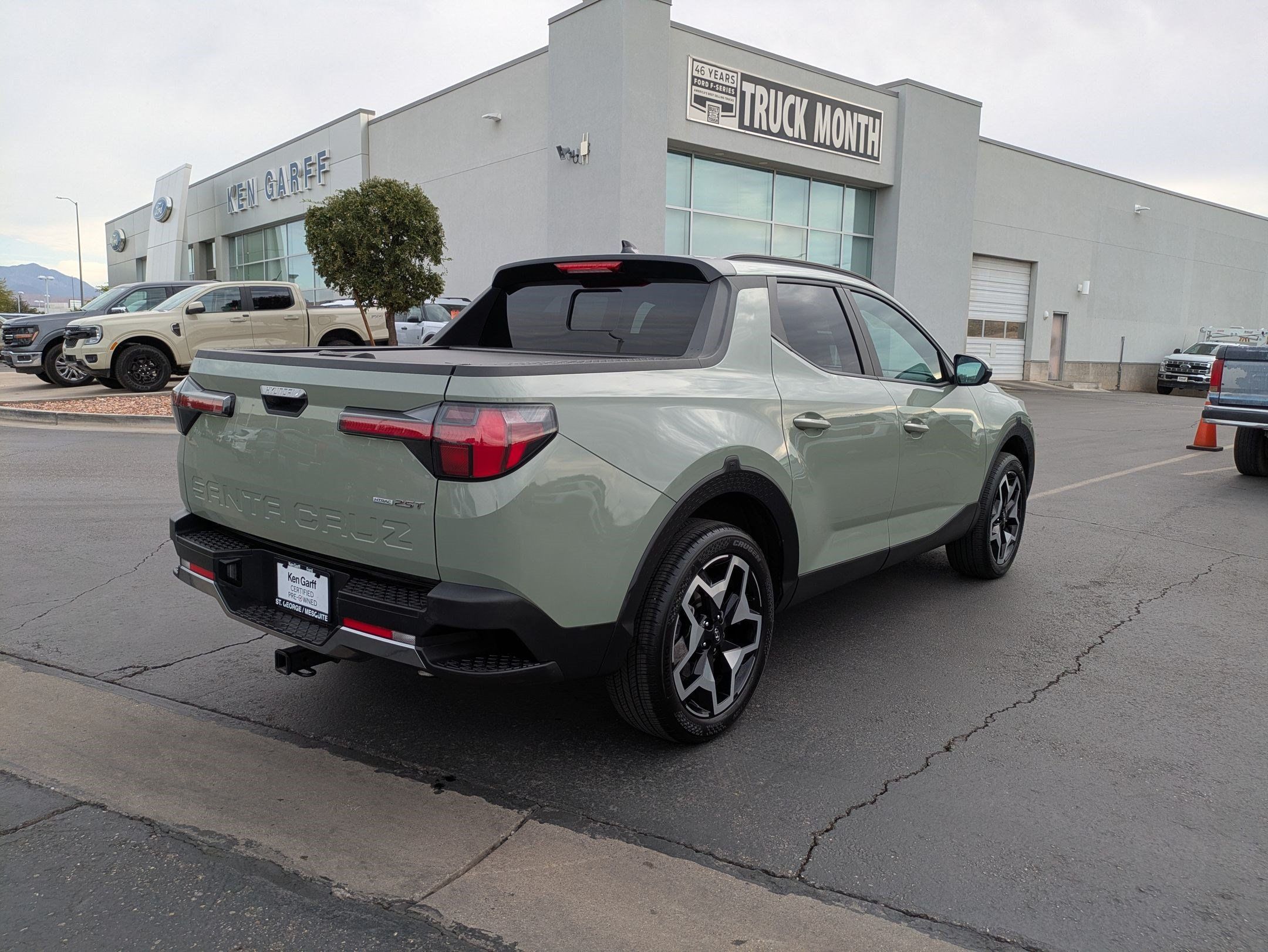 Used 2024 Hyundai Santa Cruz Limited AWD/4WD image 3