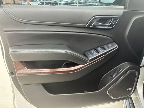 Used 2019 GMC Yukon XL SLT AWD/4WD image 16