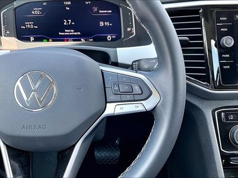 Used 2022 Volkswagen Atlas SE FWD image 12