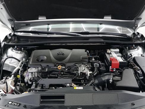 Used 2020 Toyota Camry SE FWD image 16