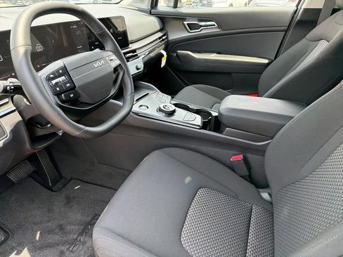 New 2026 Kia Sportage LX FWD image 18
