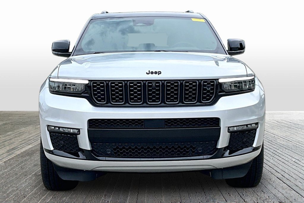 Used 2023 Jeep Grand Cherokee L Summit AWD/4WD image 2