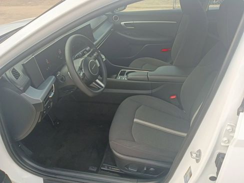 Used 2025 Hyundai Sonata SEL FWD image 4