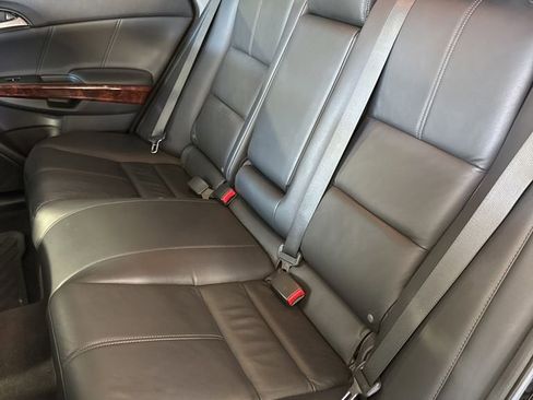 Used 2010 Honda Crosstour EX-L image 9