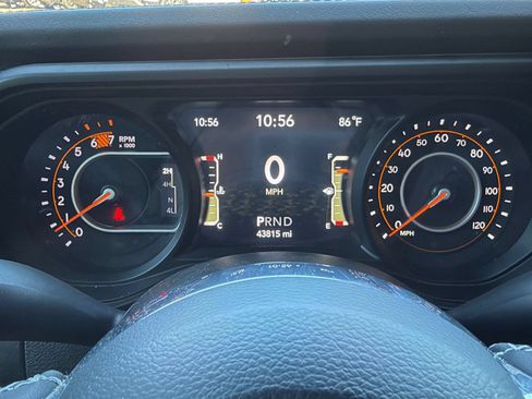 Used 2025 Jeep Wrangler Unlimited Sahara AWD/4WD image 39