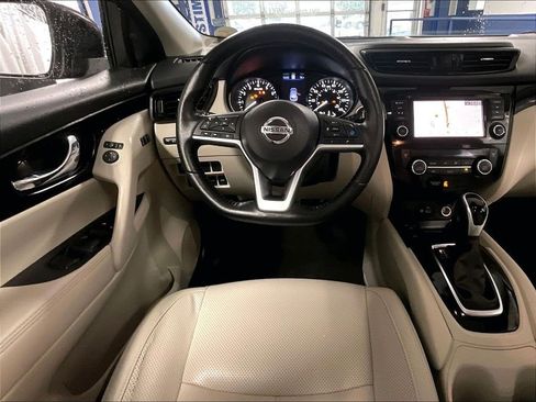 Used 2021 Nissan Rogue Sport SL w/ Premium Package AWD/4WD image 17