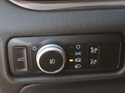 Used 2020 Ford Explorer Limited image 16