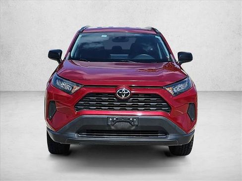 Used 2021 Toyota RAV4 LE FWD image 2
