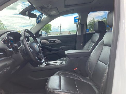 Used 2019 Chevrolet Traverse RS w/ LPO, Floor Liner Package AWD/4WD image 3