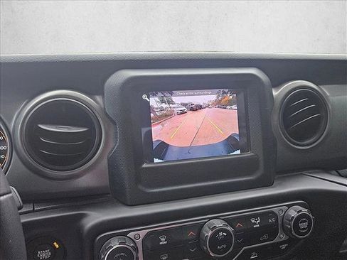 Used 2023 Jeep Gladiator Sport image 20