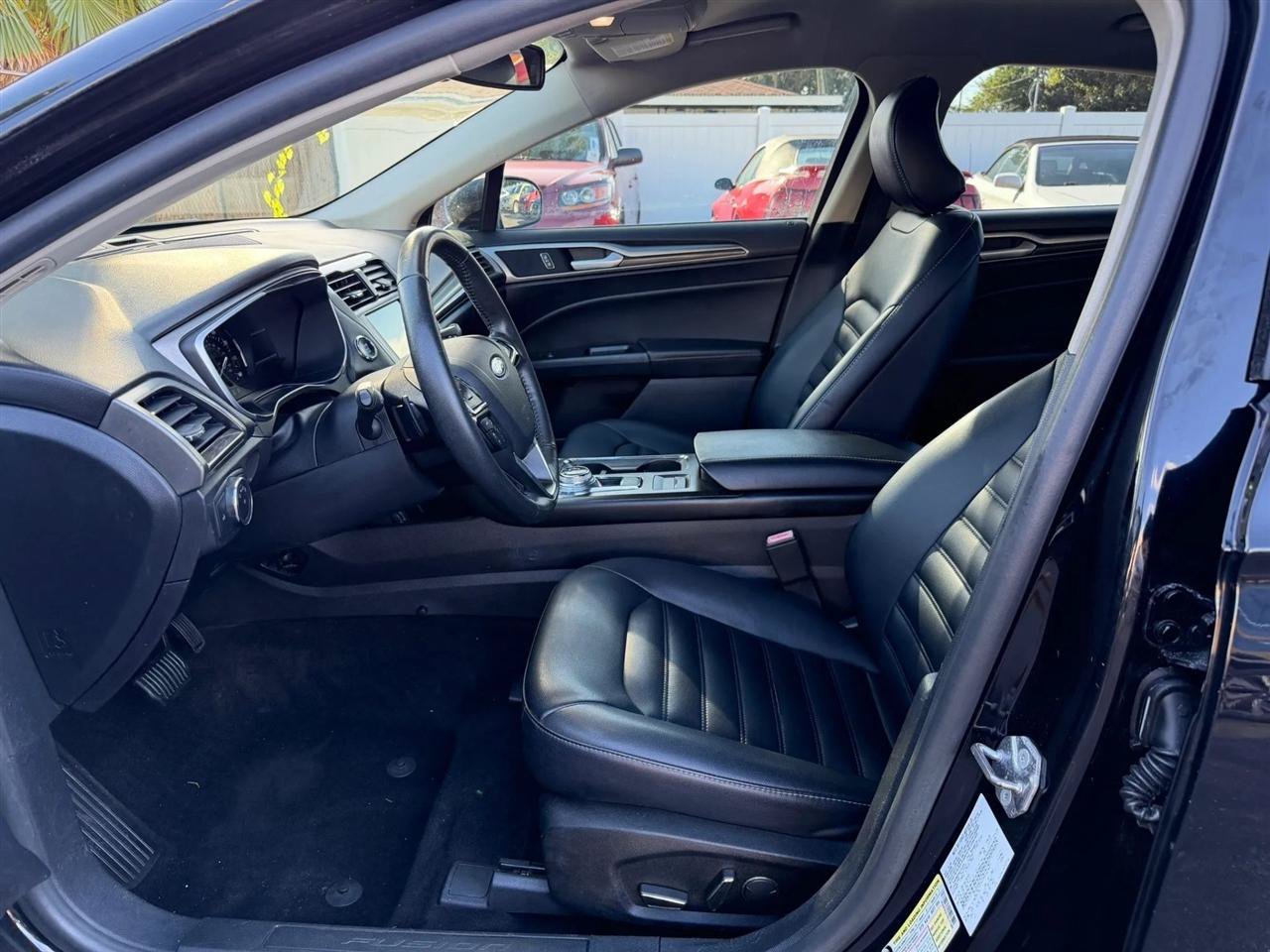 Used 2019 Ford Fusion SEL FWD image 21