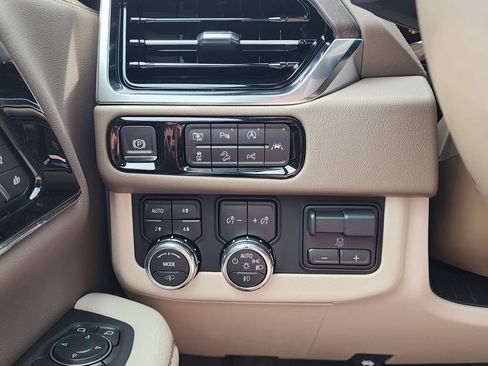 New 2026 GMC Yukon Denali AWD/4WD image 19